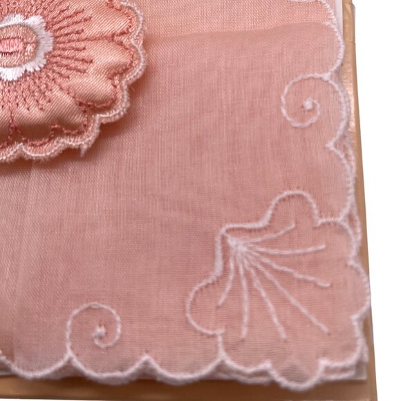 Vintage Swiss Embroidered Handkerchief Scented Sachet Set 100% Cotton Peach READ - Picture 3 of 12
